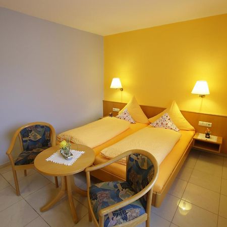 Hotel-Restaurant Gasthof Adler Нойенбург ам Рейн Екстериор снимка