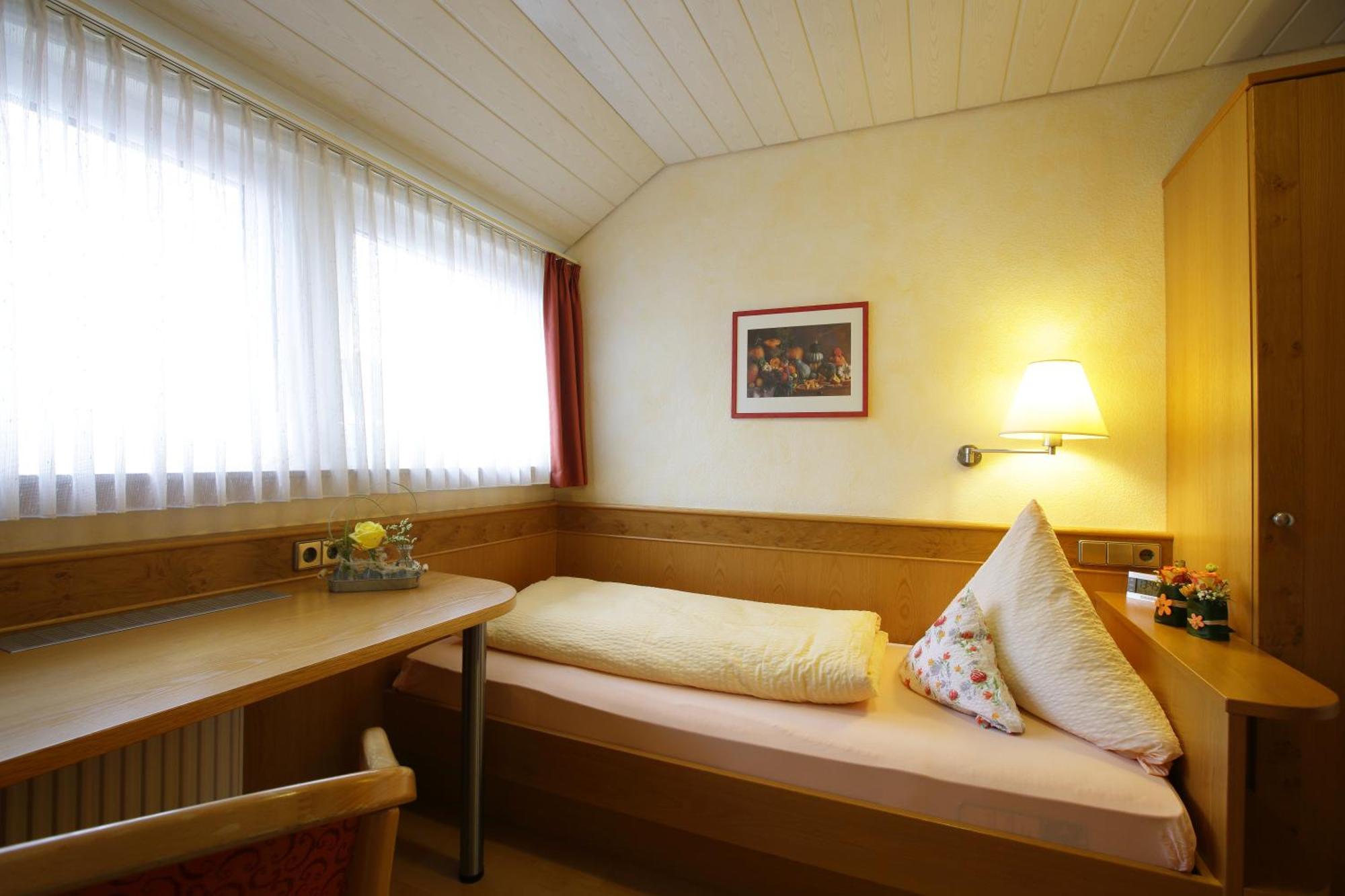 Hotel-Restaurant Gasthof Adler Нойенбург ам Рейн Екстериор снимка