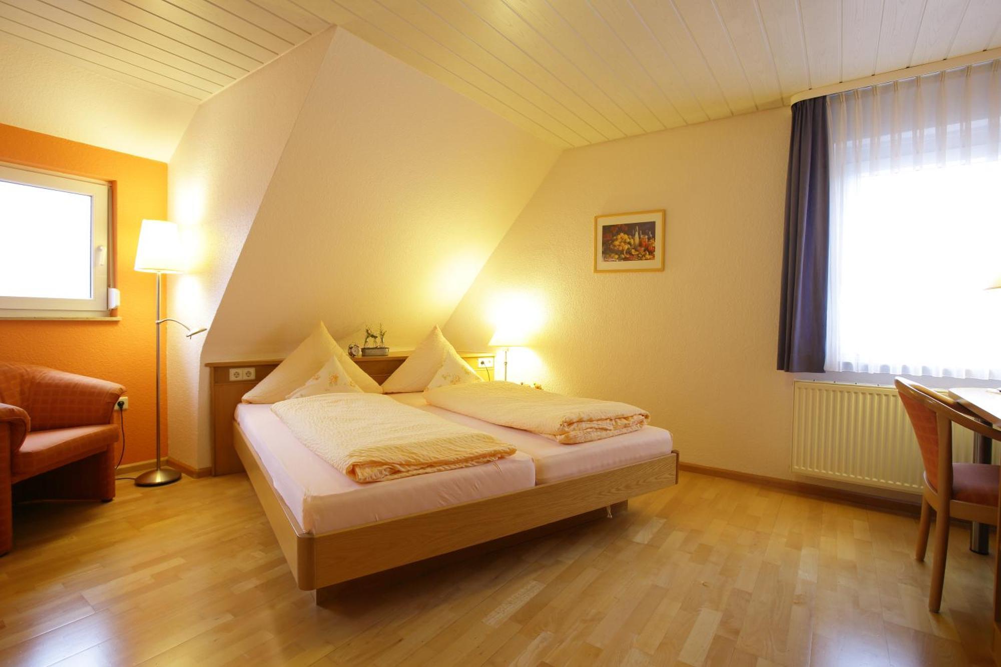 Hotel-Restaurant Gasthof Adler Нойенбург ам Рейн Екстериор снимка