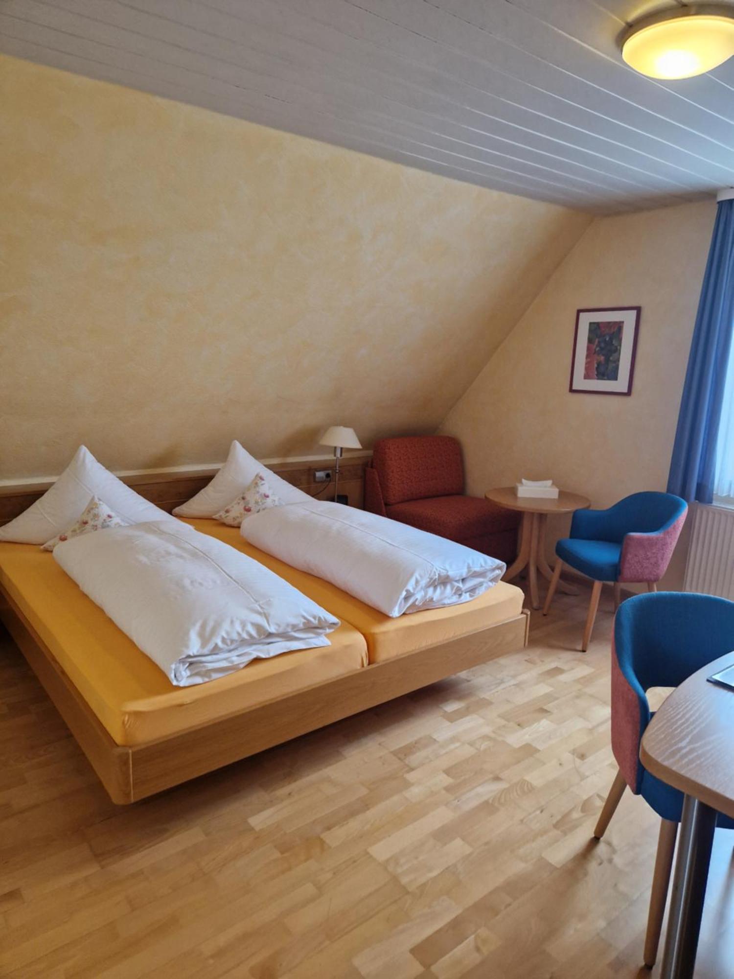 Hotel-Restaurant Gasthof Adler Нойенбург ам Рейн Екстериор снимка