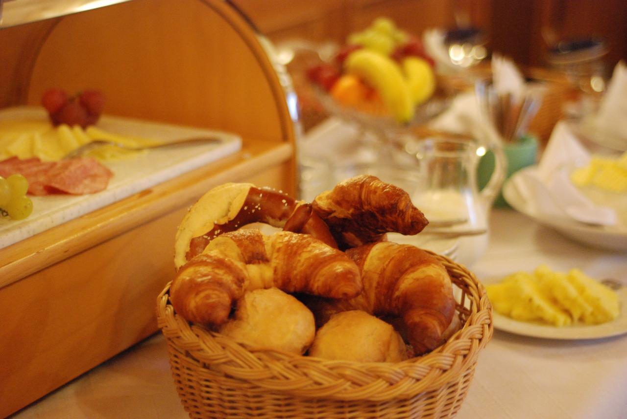 Hotel-Restaurant Gasthof Adler Нойенбург ам Рейн Екстериор снимка